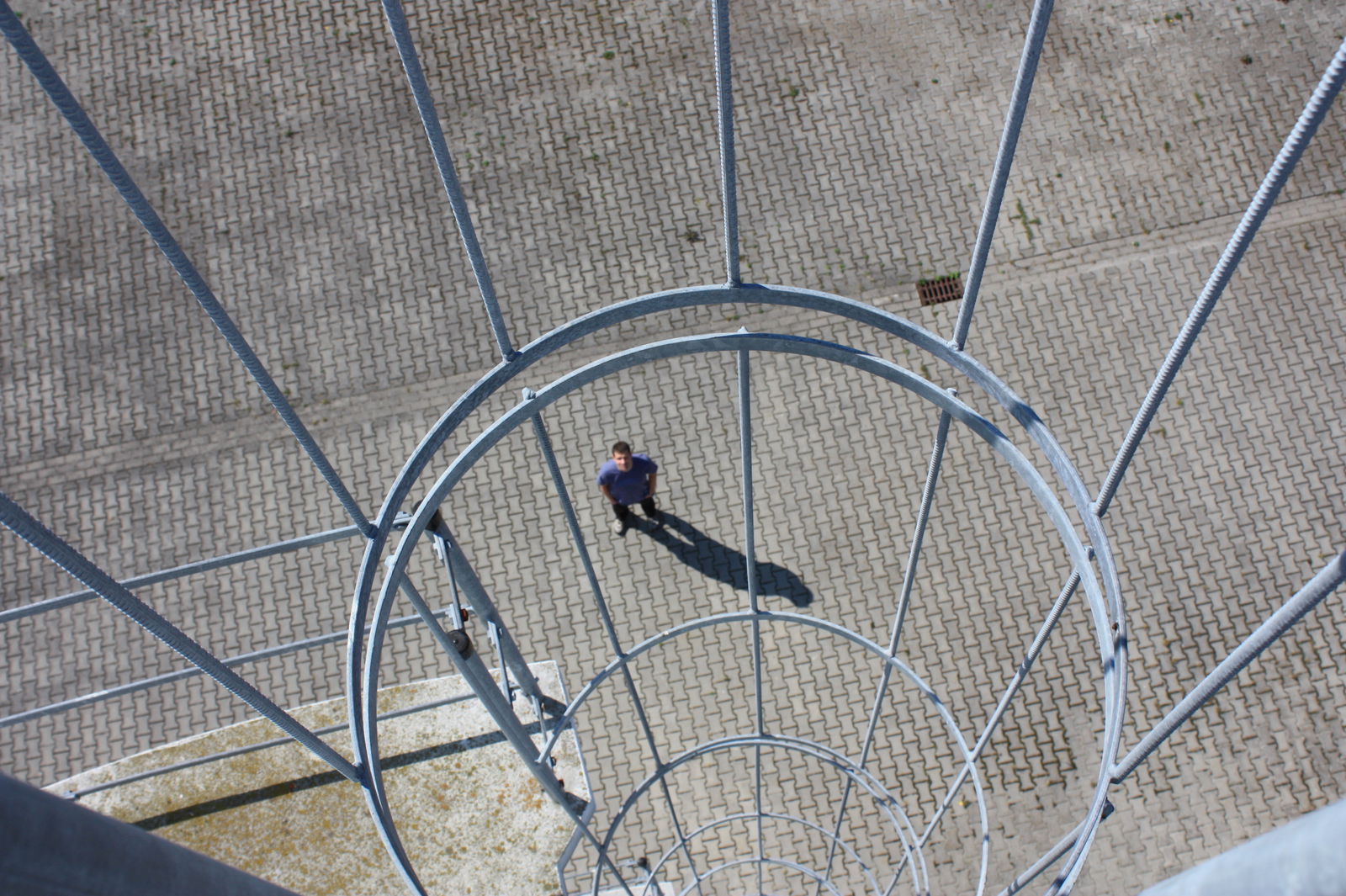 Auf dem Siloturm neben Unterwegs Auf dem Siloturm neben Unterwegs
