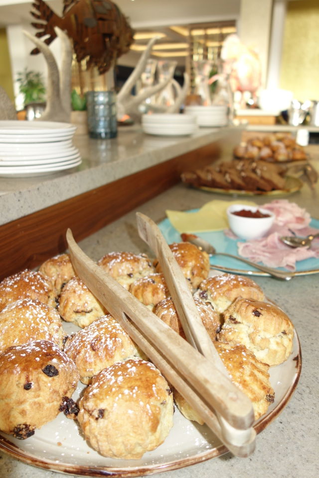 Unterwegs beim Frühstücksbuffet in Irland Frühstück im Garryvoe Hotel