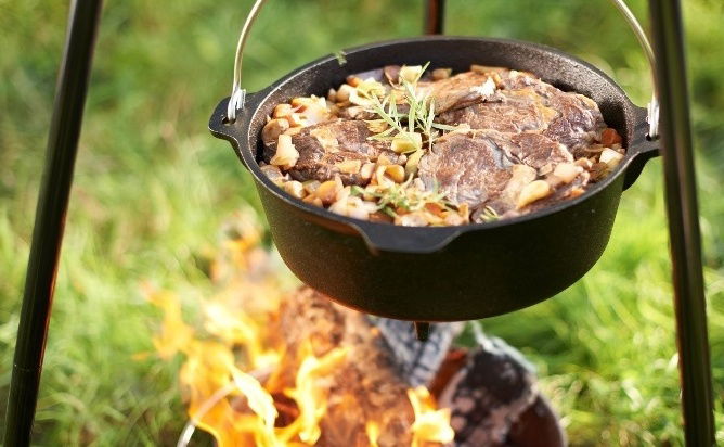 Am Lagerfeuer lecker kochen Am Lagerfeuer lecker kochen