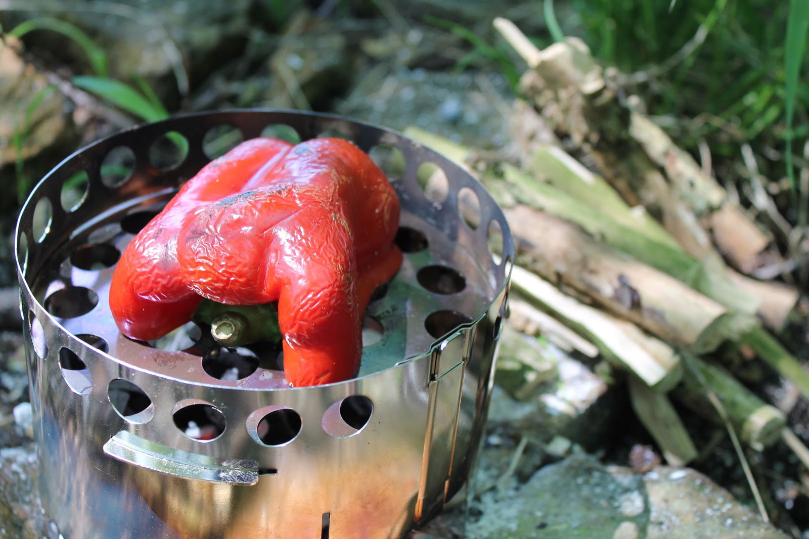 friendstove Hobo Kocher als Mini-Grill Grillen mit dem friendstove Hobo Kocher