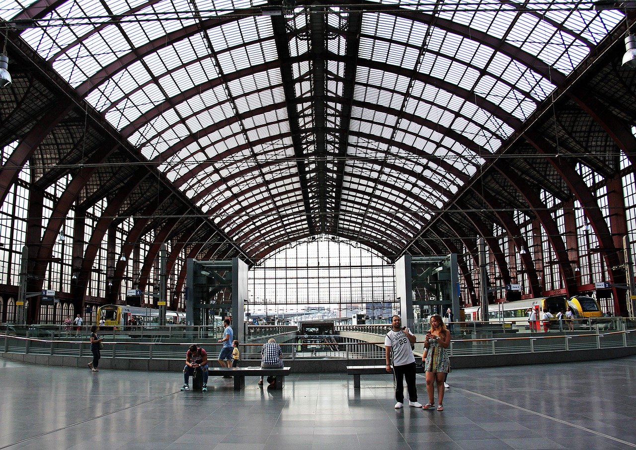 Bahnhofshalle Bahnhofshalle