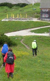 Ein seltenes Bild: Ohne Regen auf dem Weg zur Falkenhütte