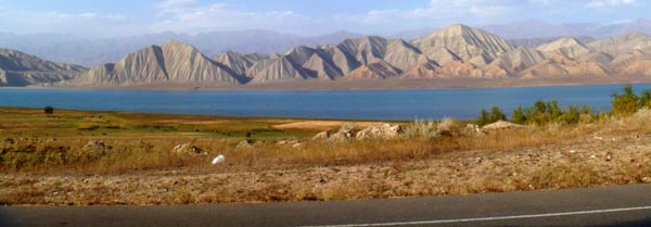 Toktogul Stausee in Kirgistan