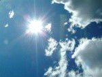 Mit Sonnencreme und Outdoor Hut gut geschtzt in den Sommer starten