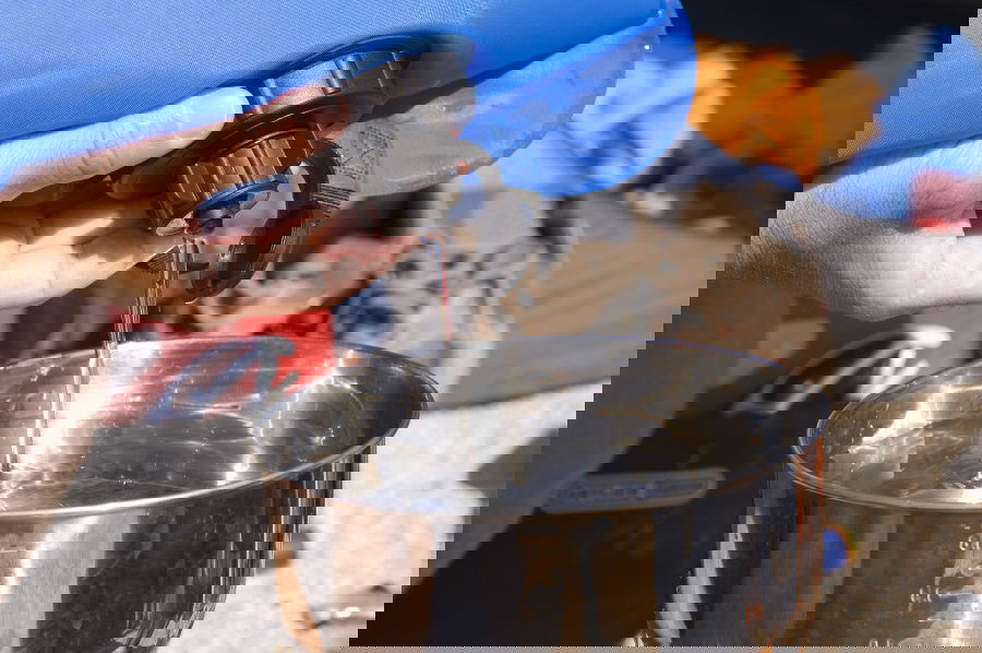 Ventil mit Staubkappe / Valve with dust cap