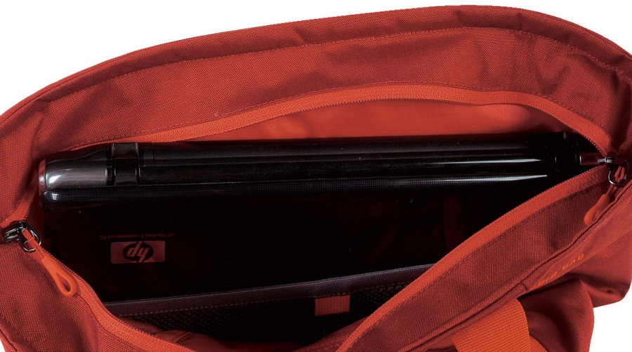 Laptopfach / Laptop compartment