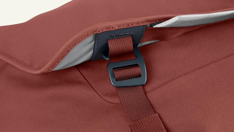 Millican Nick The Messenger Bag 17 L Millican Nick The Messenger Bag 17 L Details, Farbe / Color: rus. () Millican Nick The Messenger Bag 17 L Millican Nick The Messenger Bag 17 L Details, Farbe / Color: rus. ()