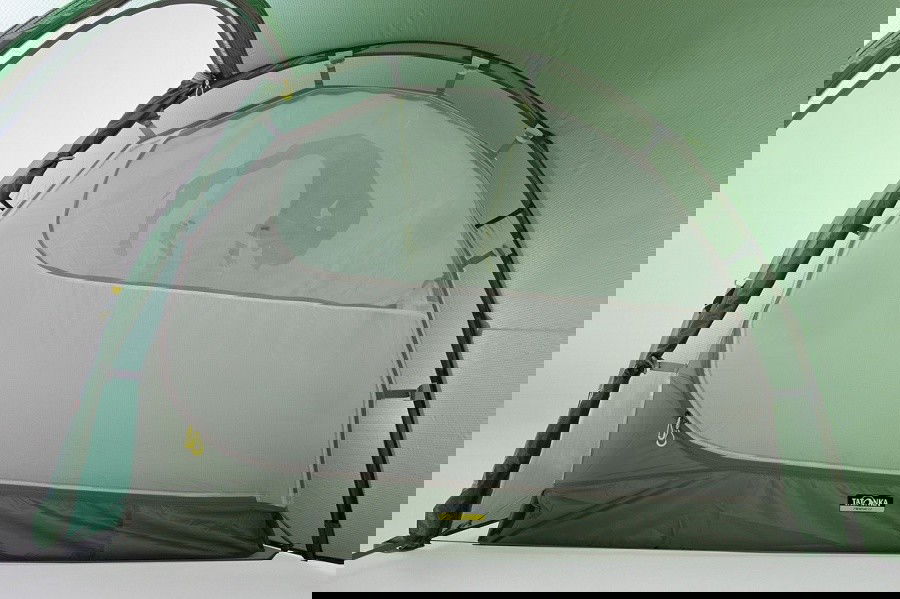 Eingang Innenzelt geschlossen / Entrance inner tent closed