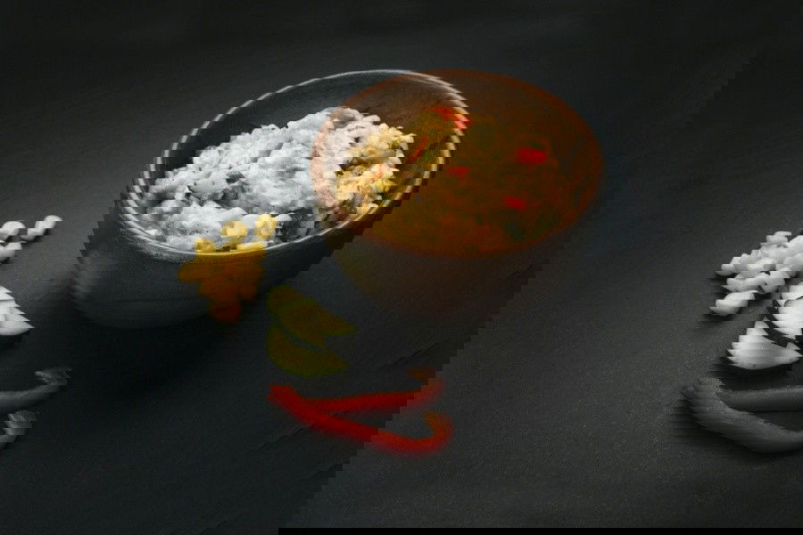 Eintopf mit Zucchini und Mais zubereitet / Prepared