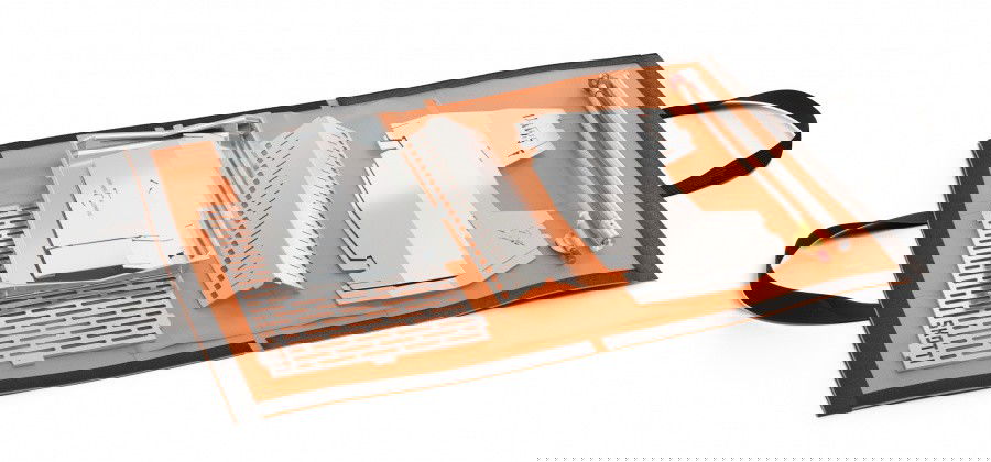 Auf der Tasche / On the bag