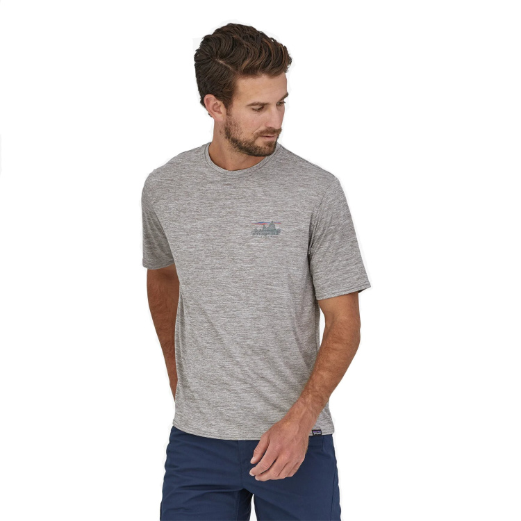 Patagonia Capilene Cool Daily Graphic Shirt Patagonia Capilene Cool Daily Graphic Shirt Farbe / color: skyline feather grey () Patagonia Capilene Cool Daily Graphic Shirt Patagonia Capilene Cool Daily Graphic Shirt Farbe / color: skyline feather grey ()