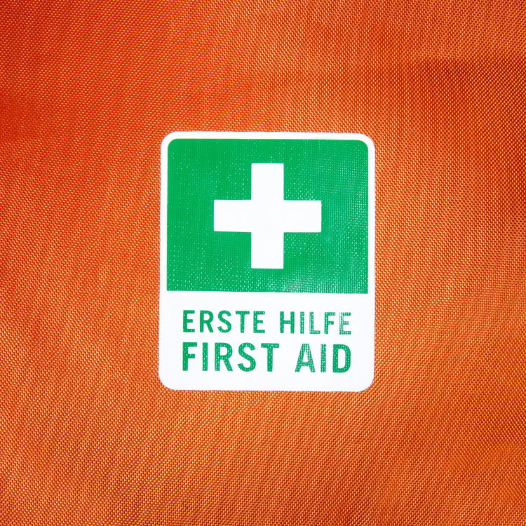 Erste Hilfe / First Aid
