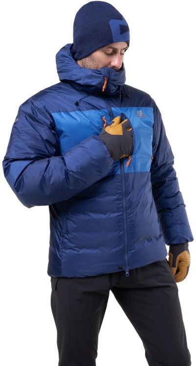 Detail brusttasche / detail chest pocket