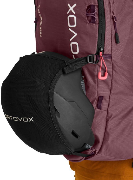 Helmhalterung / attachment for helmet