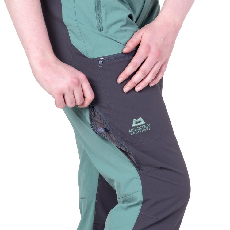 Detail Rei&szlig;verschlusstasche / detail zipped thigh pocket, seapine, anvil grey