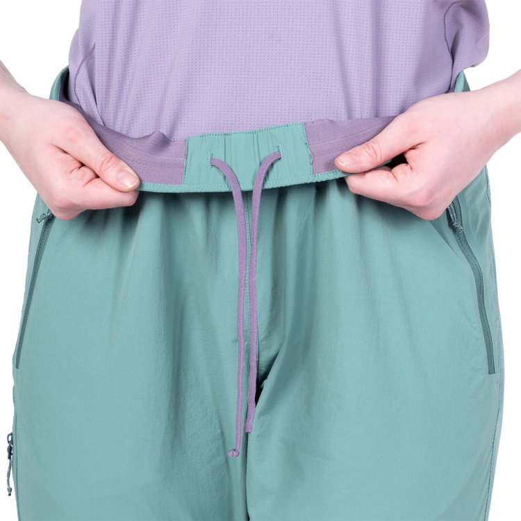 Detail Hosenbund / detail waistband, sea pine