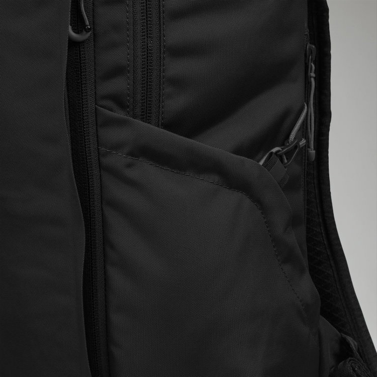 Seitentasche / Side pocket